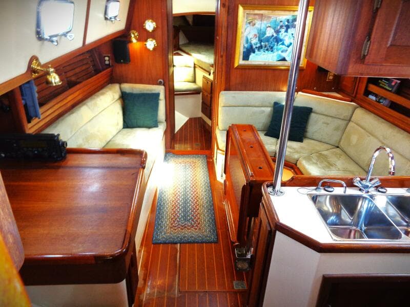 1995 Pacific Seacraft 37