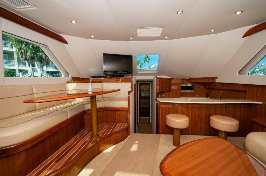 2012 Viking 42 Convertible  Salon 5