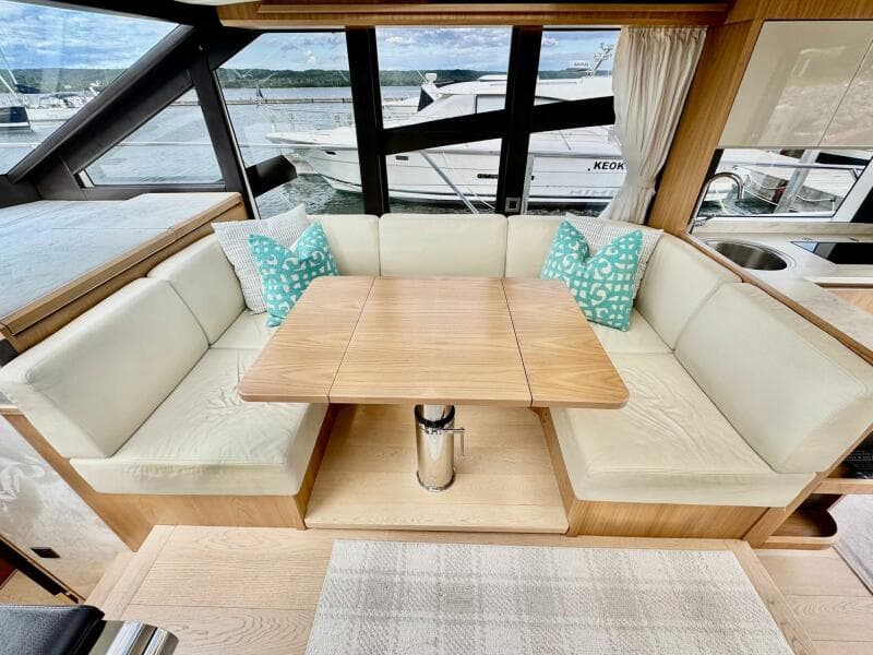 2016 Absolute 45 Sport Yacht