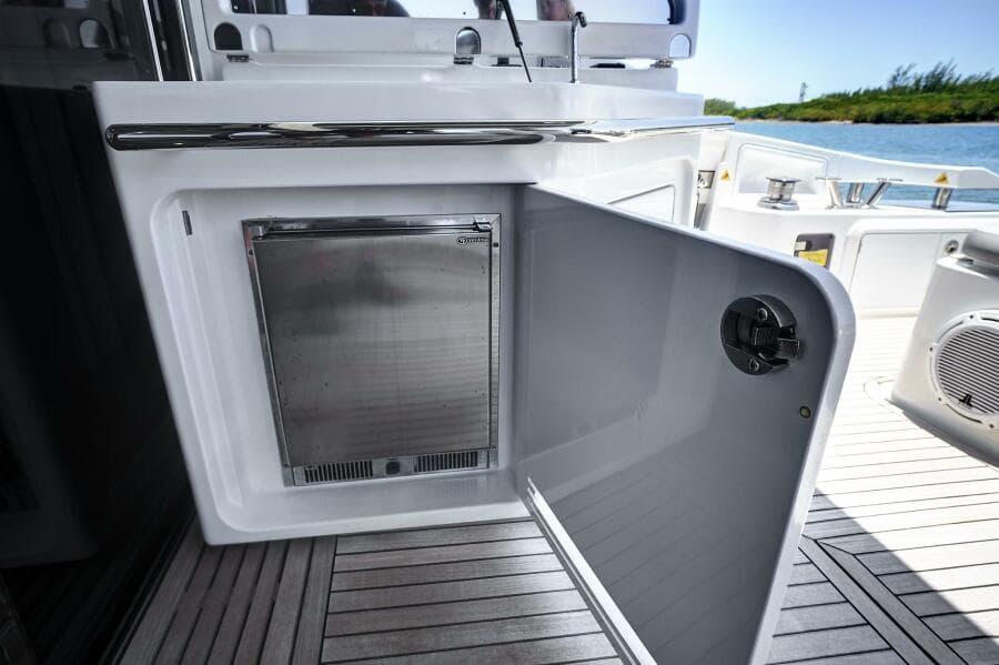 2021 Fairline Squadron 68