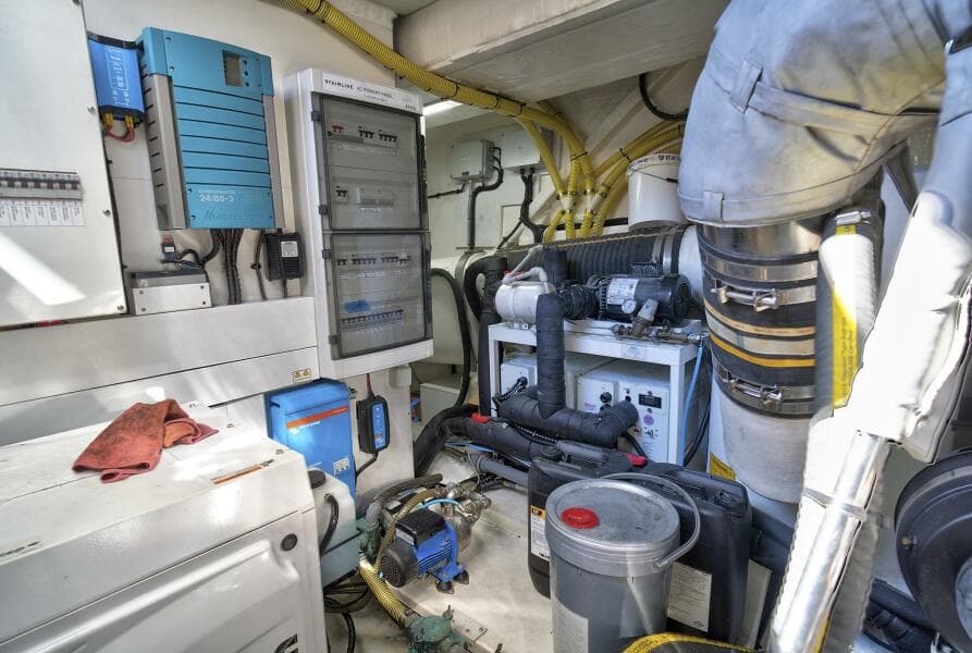 2021 Fairline Squadron 68