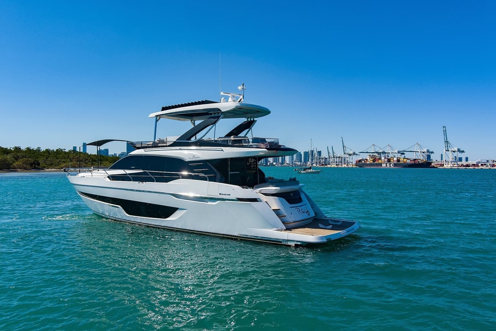 2021 Fairline Squadron 68 - Photo 2