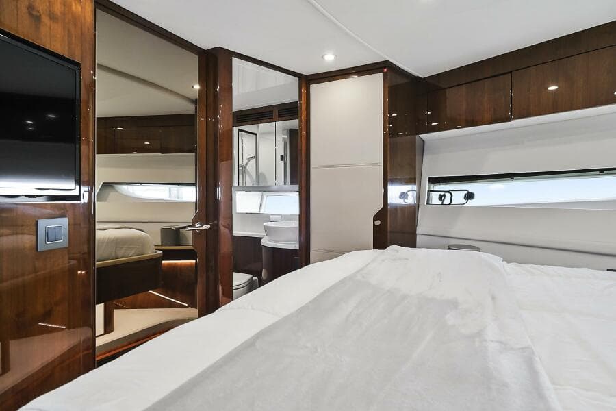 2021 Fairline Squadron 68