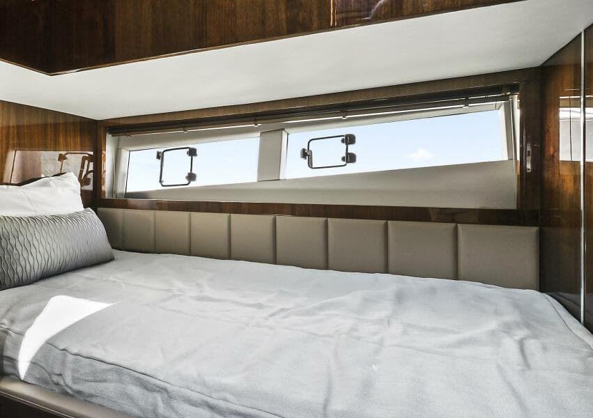 2021 Fairline Squadron 68