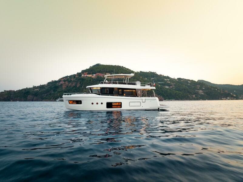 2026 Beneteau Swift Trawler 54