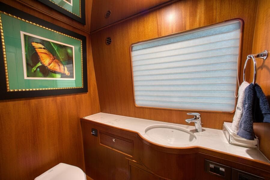 Command Bridge Day Head