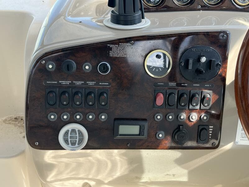 2000 Rinker Fiesta Vee 340