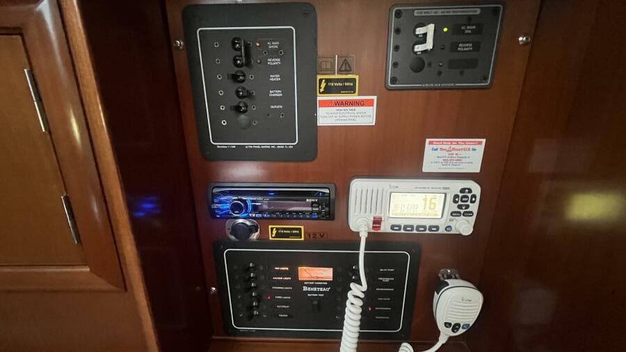 2006 Beneteau Oceanis 323