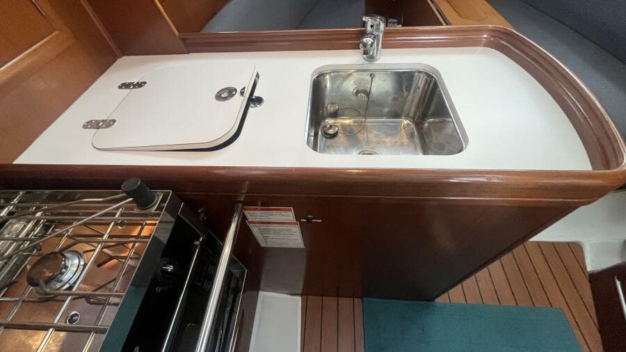 2006 Beneteau Oceanis 323
