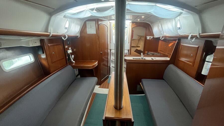 2006 Beneteau Oceanis 323