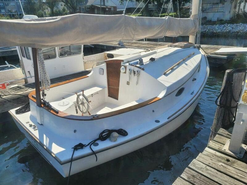 1983 Classic 21' Catboat - Photo 3