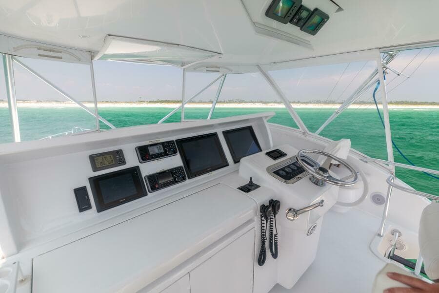 2008 Hatteras 60 Convertible  Helm 5