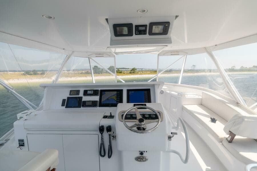 2008 Hatteras 60 Convertible  Helm