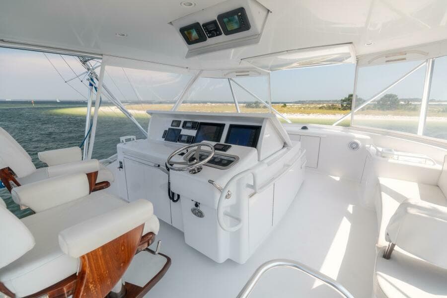2008 Hatteras 60 Convertible  Helm 7