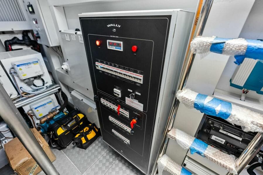 2025 Wally Wallywhy 100