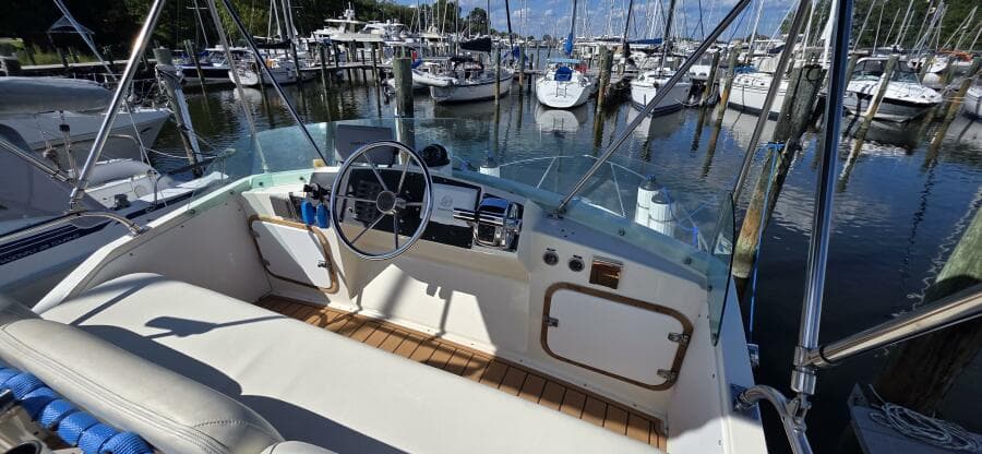 1983 Bertram 28 Flybridge
