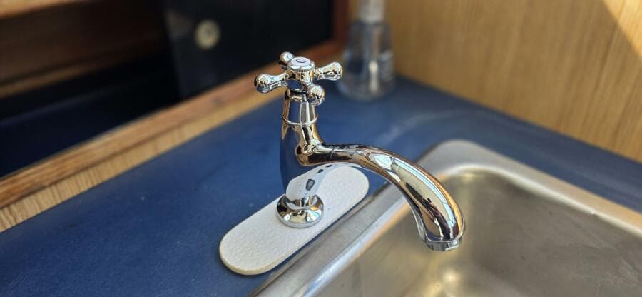 1983 Bertram 28 Flybridge