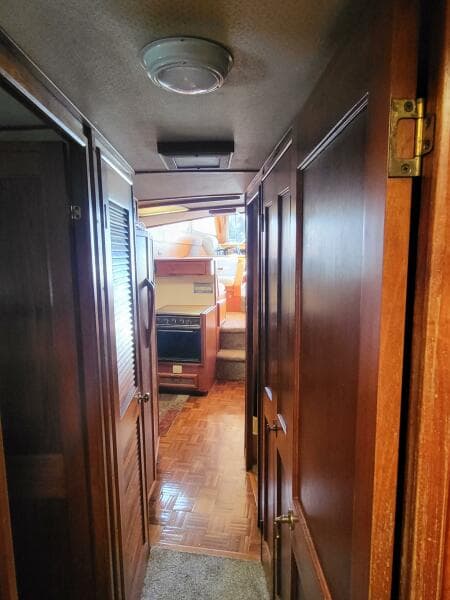 1984 Viking 46 Convertible