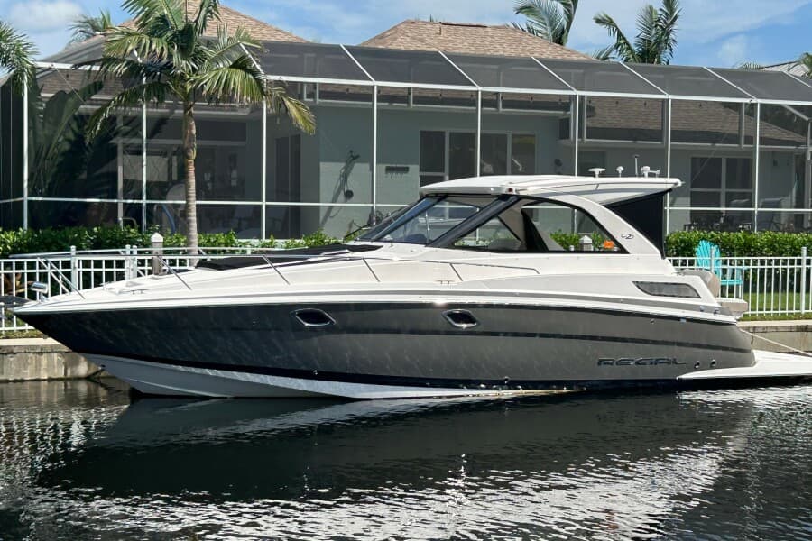 2016 Regal 35 Sport Coupe