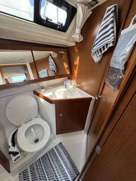 2013 Beneteau Oceanis 45