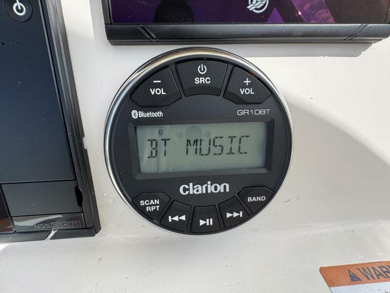 2021 Robalo 246 Cayman