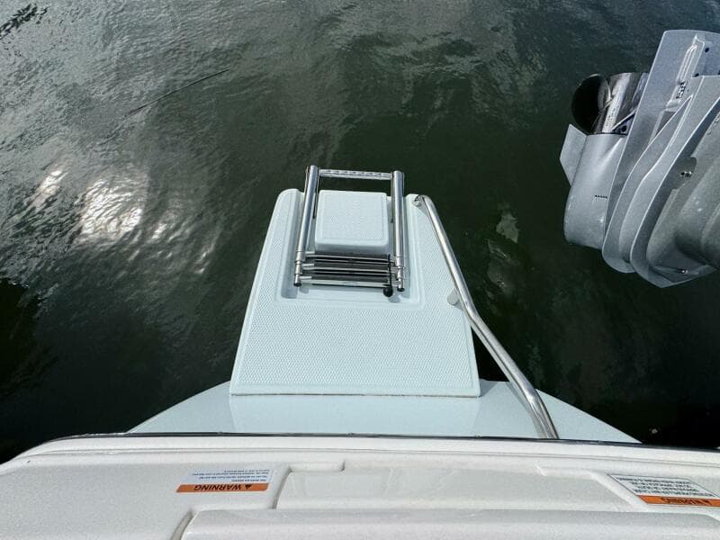 2021 Robalo 246 Cayman