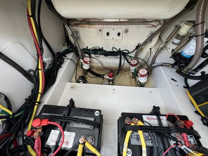 2021 Robalo 246 Cayman