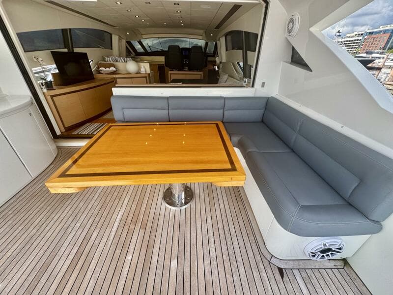 Pershing 72 Uptown Girl- Cockpit