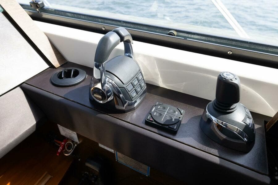 2014 Tiara Yachts 5000 Express