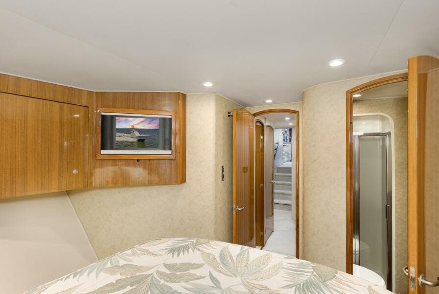 2007 64 Viking Enclosed Bridge Reel Blues Forward Stateroom (2)