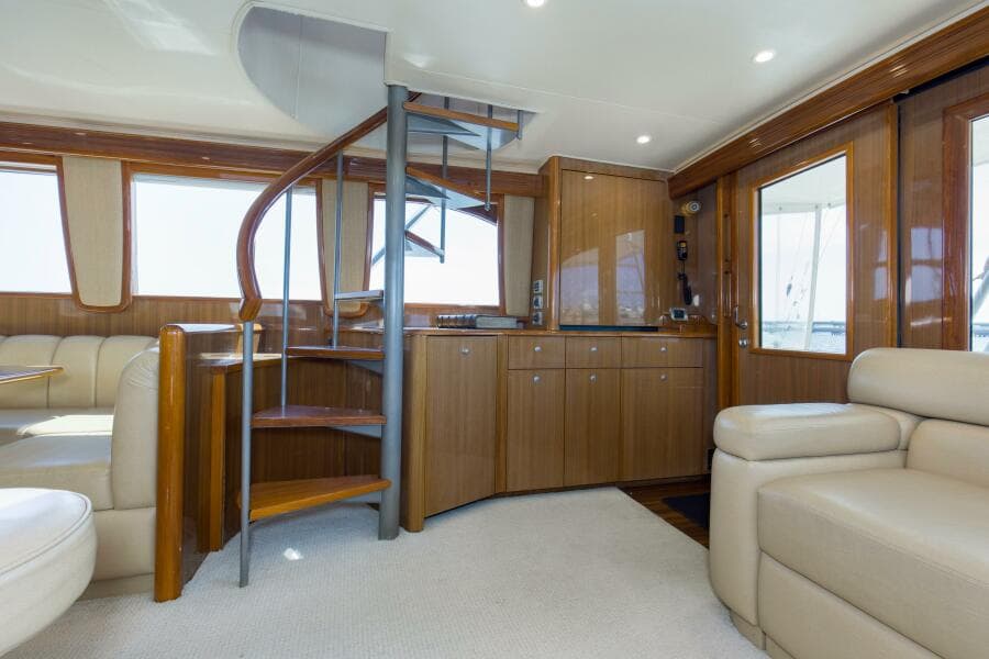 2007 64 Viking Enclosed Bridge Reel Blues Salon (4)