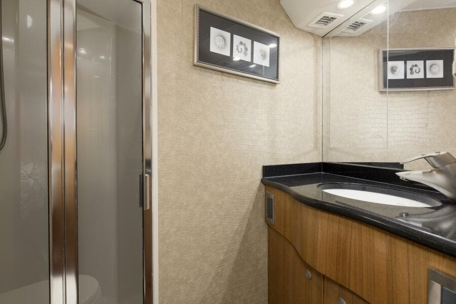 2007 64 Viking Enclosed Bridge Reel Blues Forward Stateroom Head