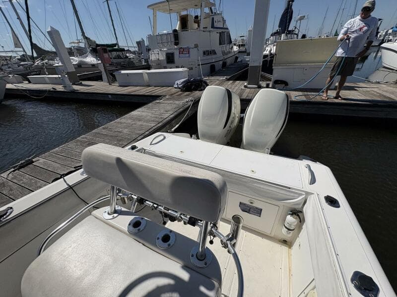 1998 Dakota 320 Open Fisherman