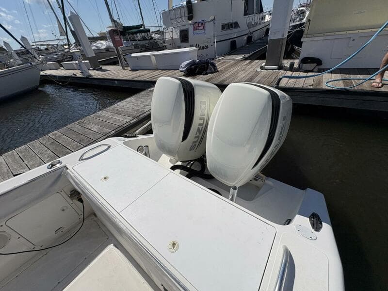 1998 Dakota 320 Open Fisherman