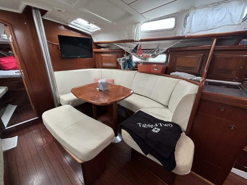 2004 Beneteau 423