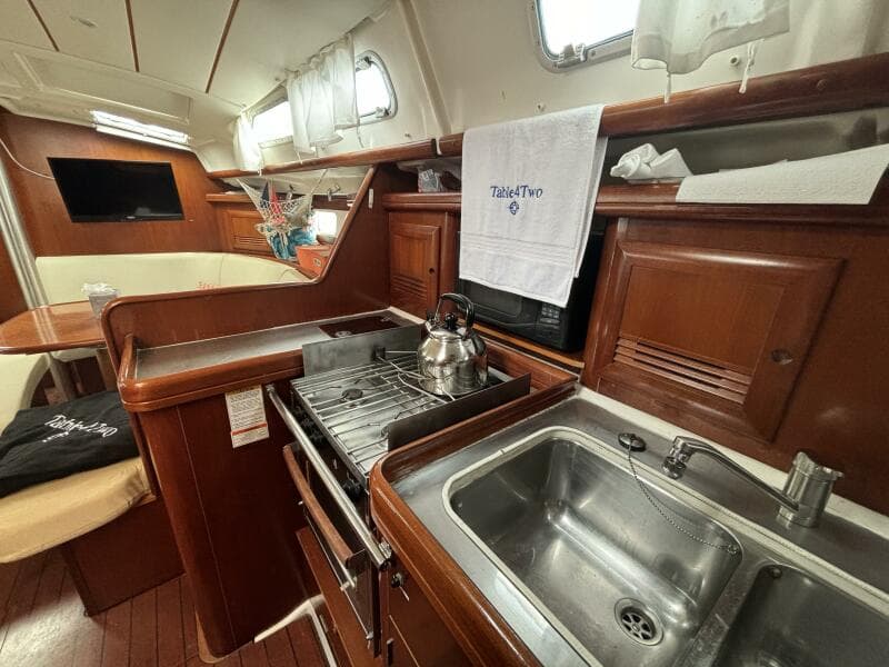 2004 Beneteau 423