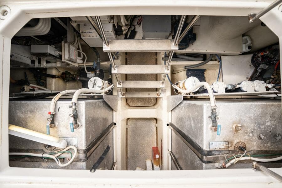 2005 Carver 56 Voyager