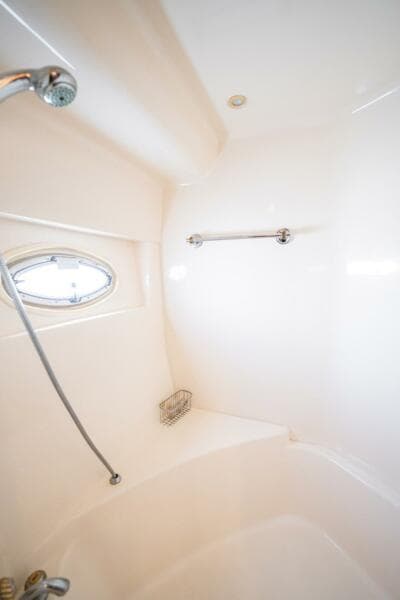 2005 Carver 56 Voyager