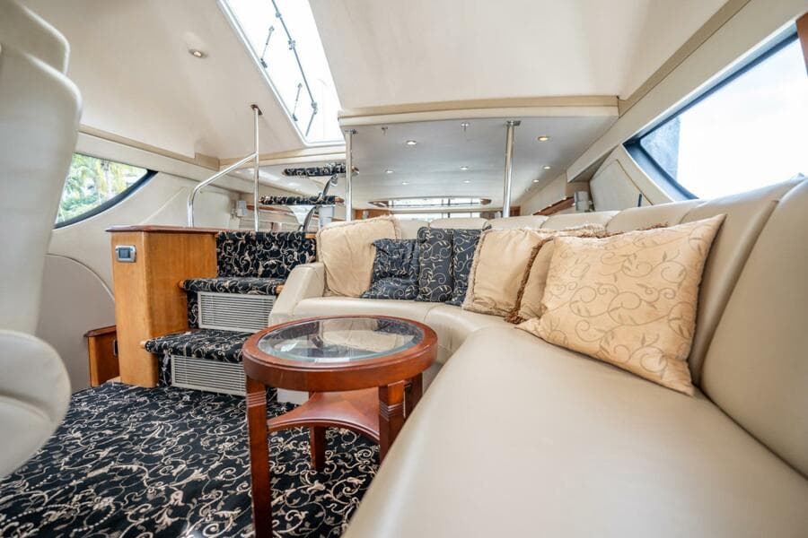 2005 Carver 56 Voyager