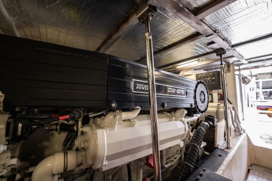 2005 Carver 56 Voyager