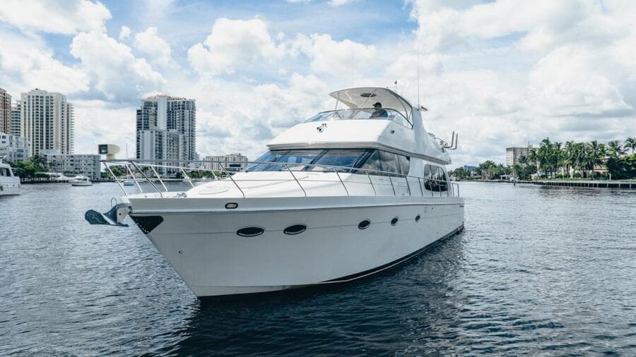 2005 Carver 56 Voyager