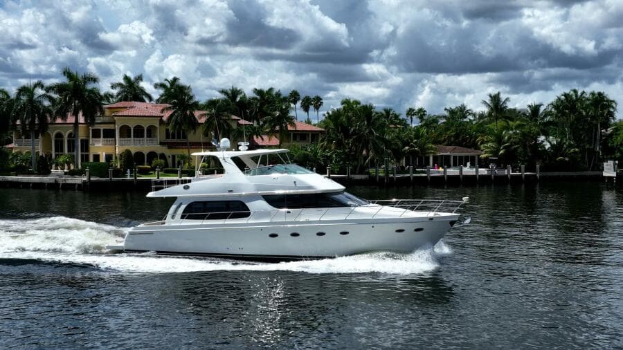 2005 Carver 56 Voyager