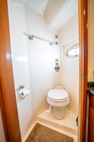 2005 Carver 56 Voyager