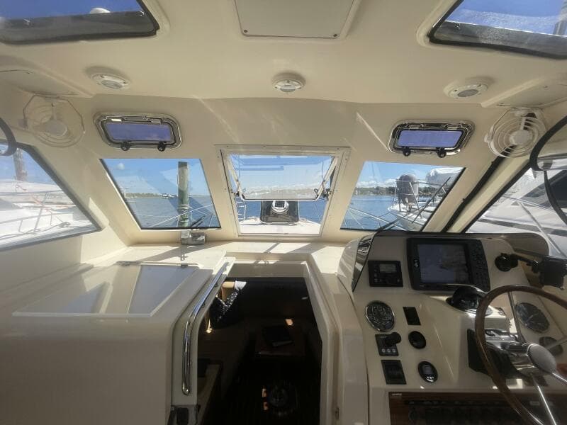 2005 Mainship 30 Pilot II