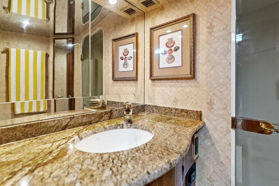 2006 Viking 61 Convertible KNOT ON CALL