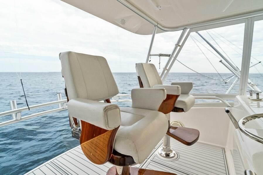 2006 Viking 61 Convertible KNOT ON CALL Helm