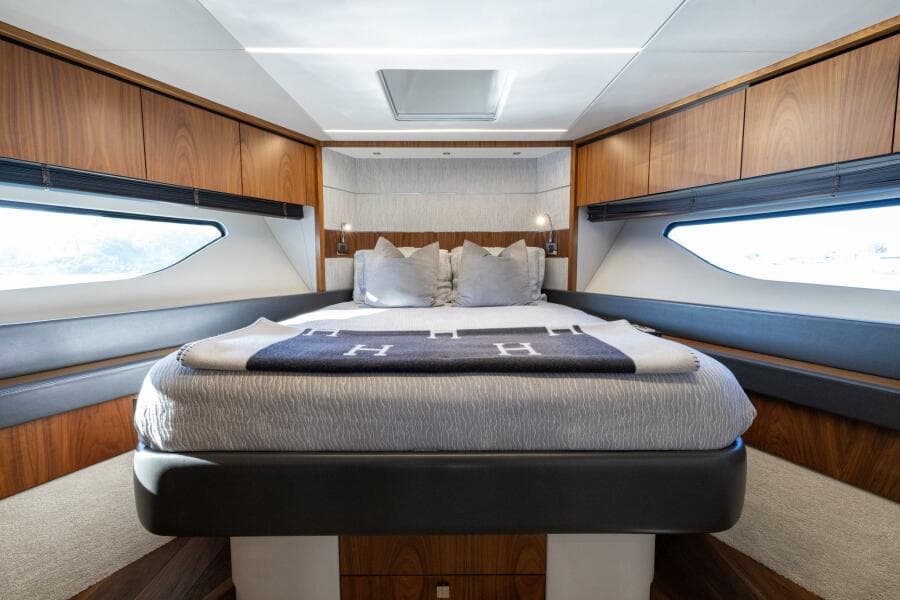 2020 Sunseeker Predator