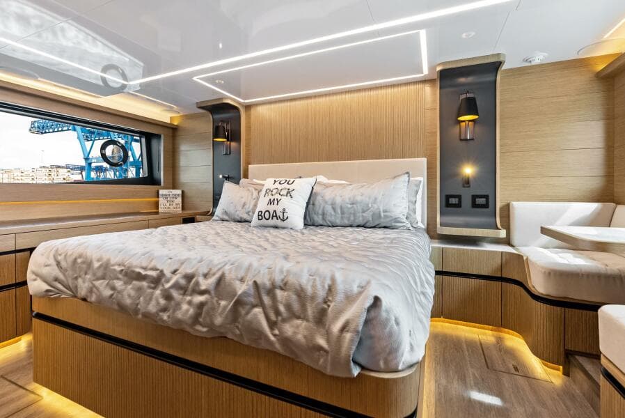 MASTER STATEROOM 