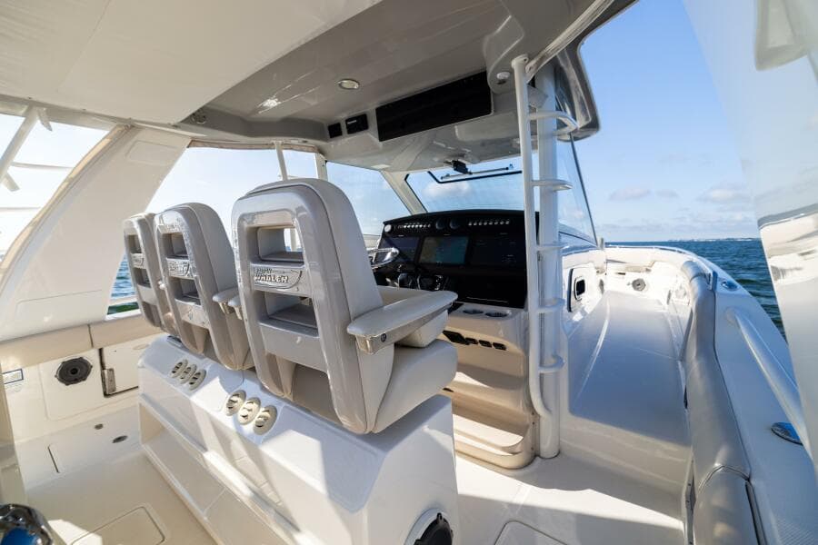 2021 Boston Whaler 420 Outrage