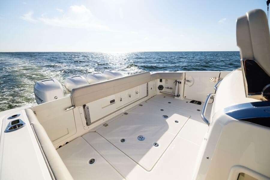 2021 Boston Whaler 420 Outrage